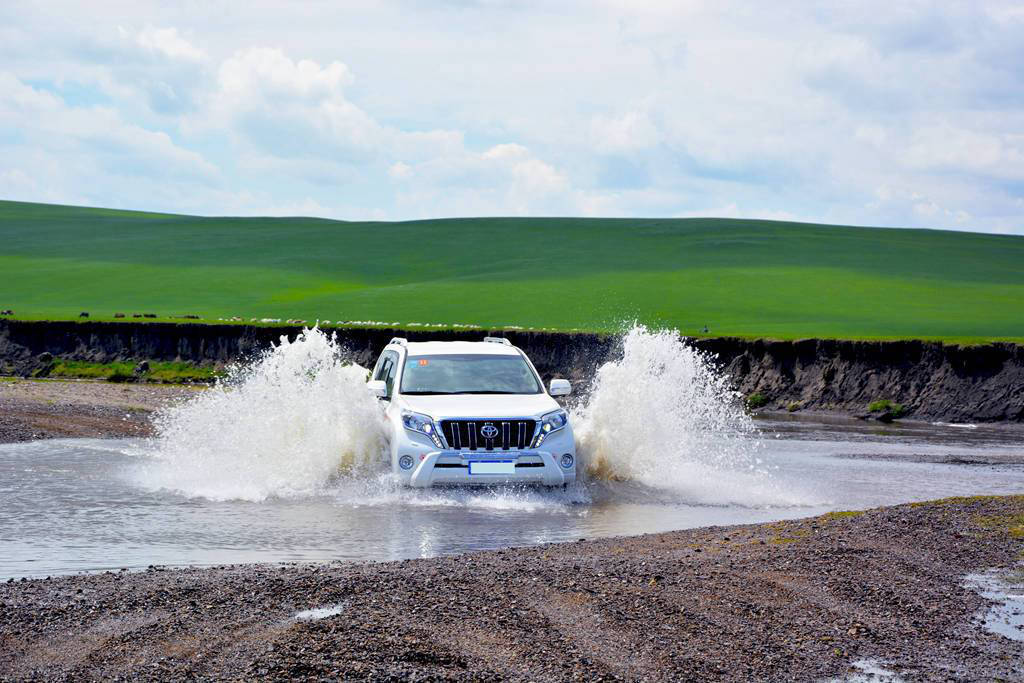 豐田霸道越野車