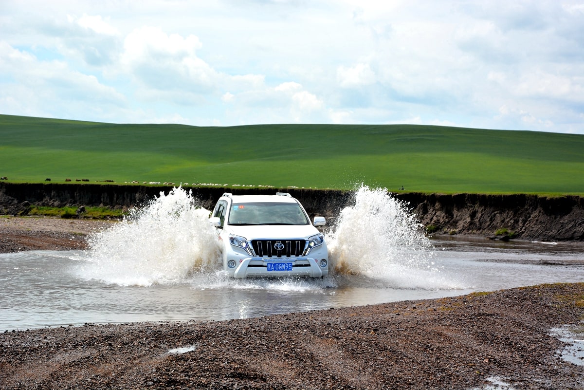 呼倫貝爾旅游包車越野車