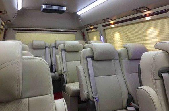 旅游車內(nèi)飾