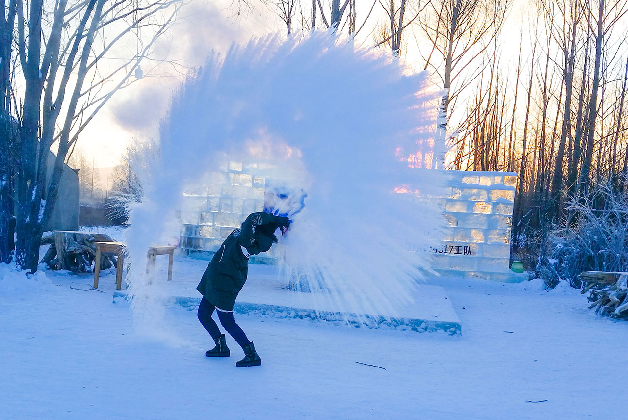 漠河潑水成冰